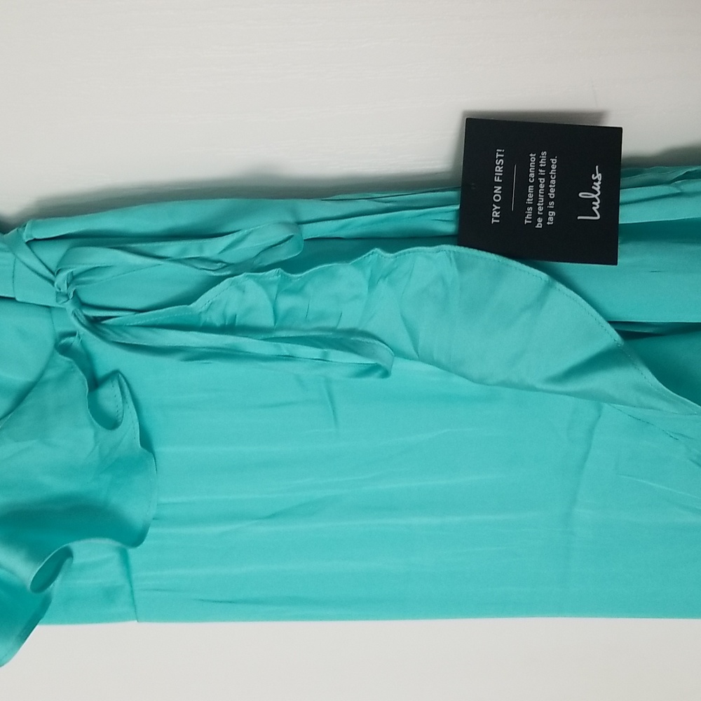 Lulu's wrap dresses - Picture 3 of 5